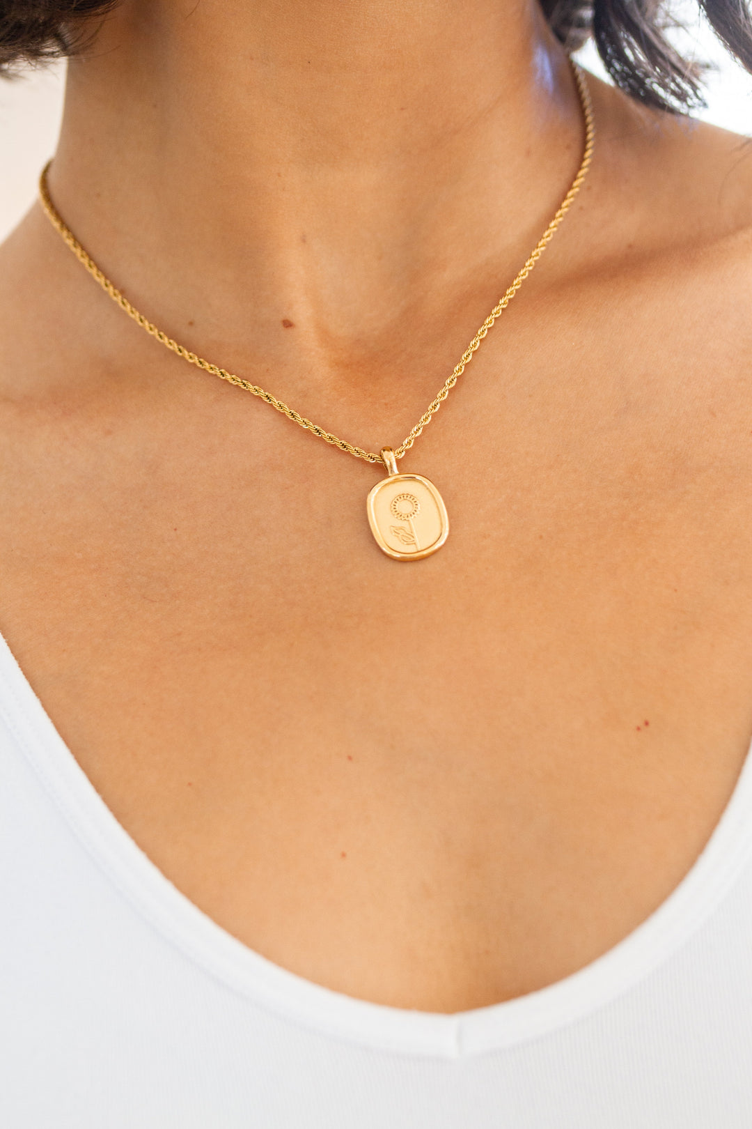 Simple Sunflower Pendent Necklace - Cheeky Chic Boutique