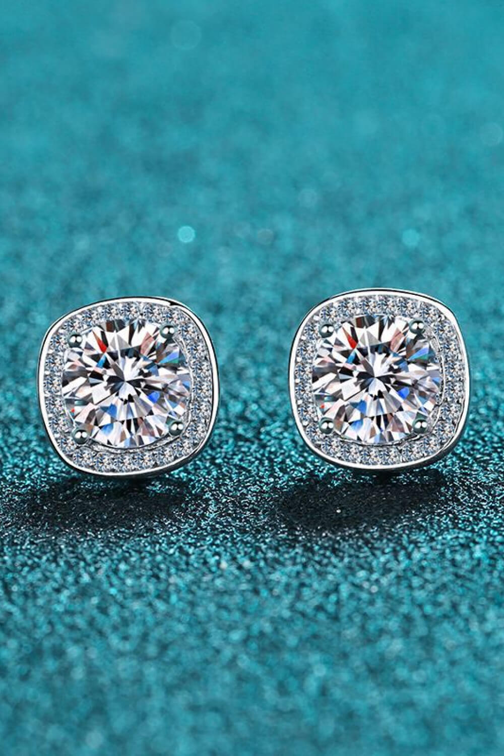 Let Me Love You 1 Carat Moissanite Stud Earrings - Cheeky Chic Boutique