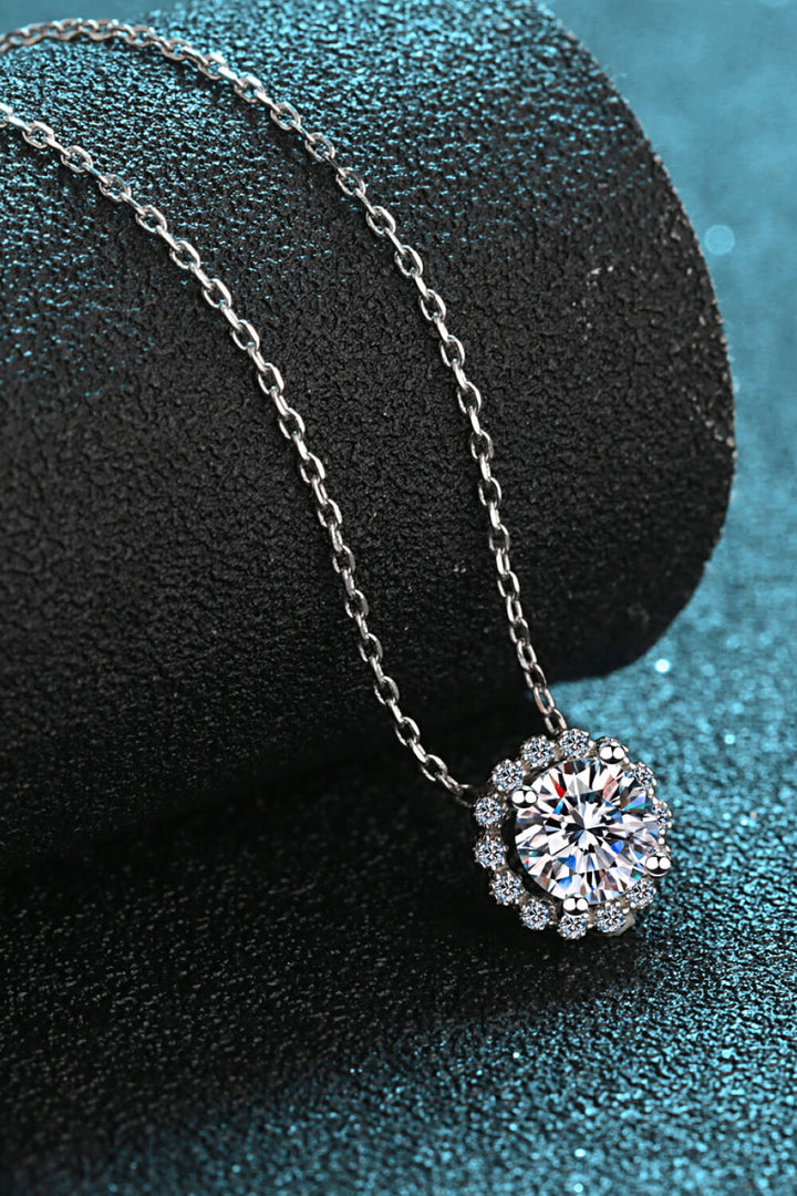 Flower-Shaped Moissanite Pendant Necklace - Cheeky Chic Boutique